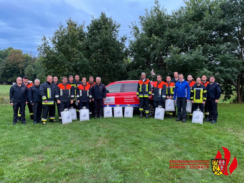 Zwölf Schwimmsauger für die Feuerwehren