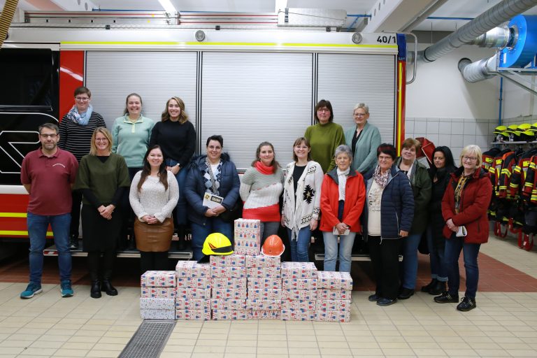 Read more about the article Feuerwehrfrauen packen für die Pomoc-Aktion