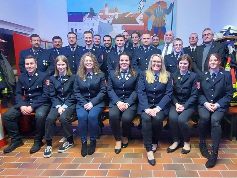 Feuerwehr Schlicht blickt bei Kameradschaftsabend zurück