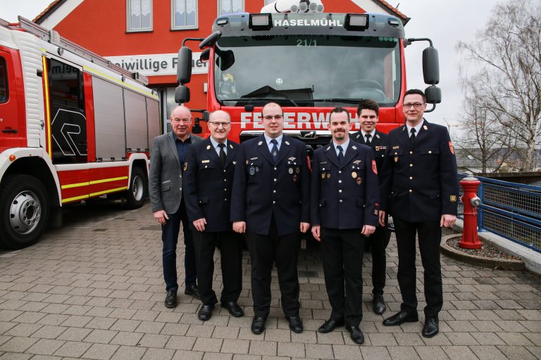 Read more about the article Feuerwehr Haselmühl wählt Kommandanten